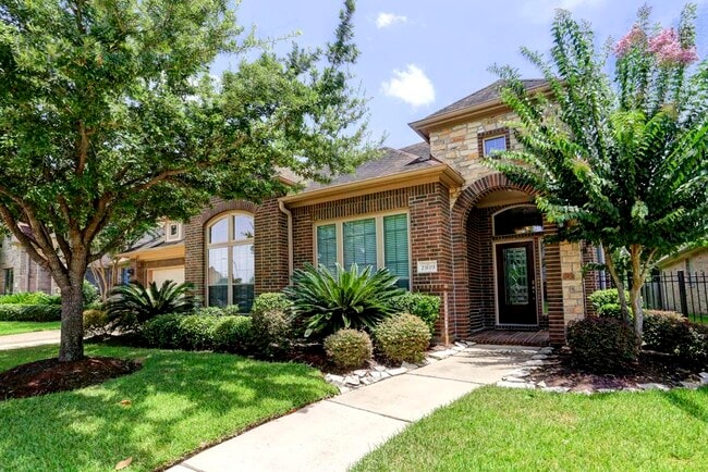 Building Photo - 23119 Redberry Ln