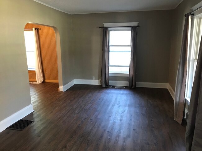 Photo - 1128 Eureka St