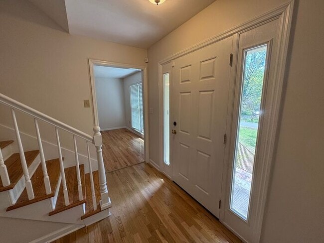 Photo - Fenced yard!