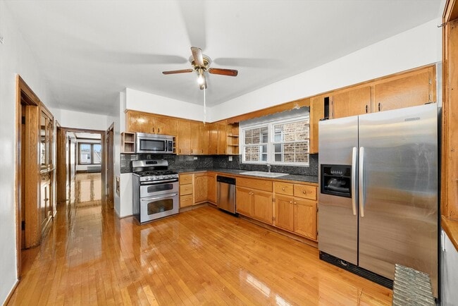 Photo - 5223 W School St Unit 2