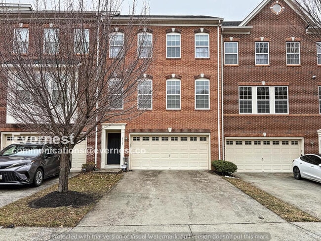 Building Photo - 3 Bed/3.5 Bath Home with Garage/ Available Now!