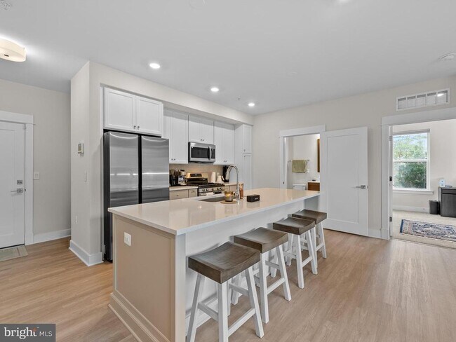 Photo - 43795 Transit Sq Unit 107