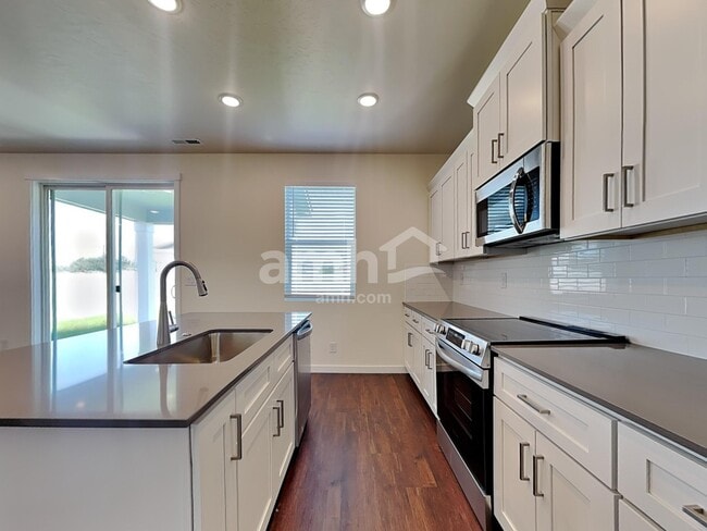 Photo - 9412 W Shumard St