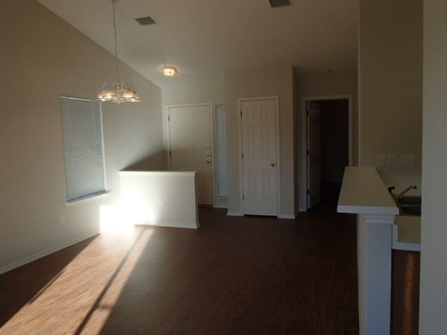 Photo - Charming 3BD/ 2BA Duplex For Lease