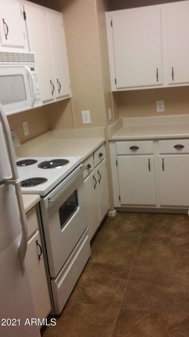 Photo - 3236 E Chandler Blvd Unidad 1094