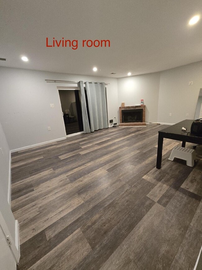 Building Photo - 4909 Casimir St Unit 1 Basement Rental