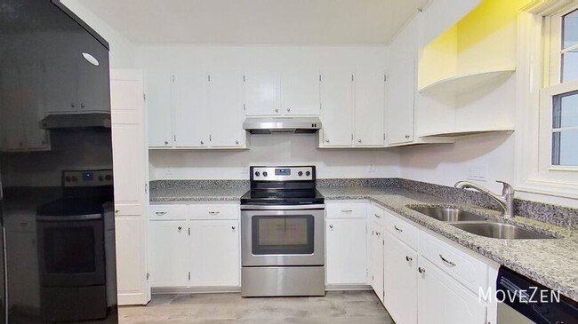 Photo - 1422 Delane Ave