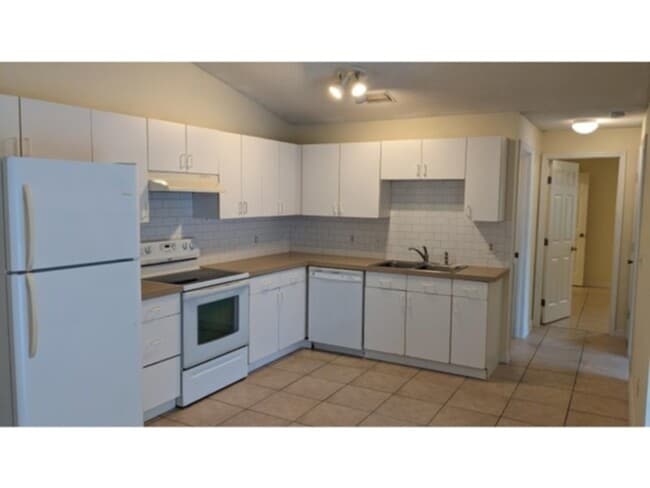 Photo - 1/2 off 1st Month's Rent! Indian Trails Duplex Available March.