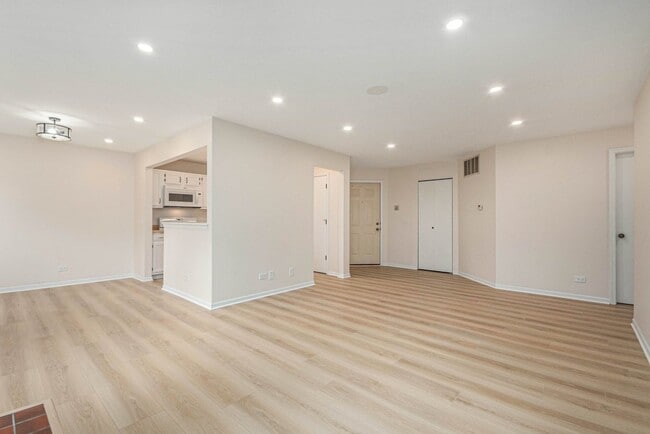 Photo - 120 Stirling Ln Unit Z1