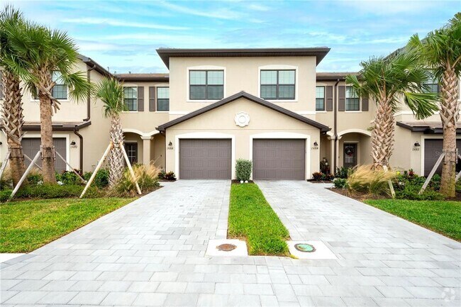 Building Photo - 15168 Sunny Day Dr Rental