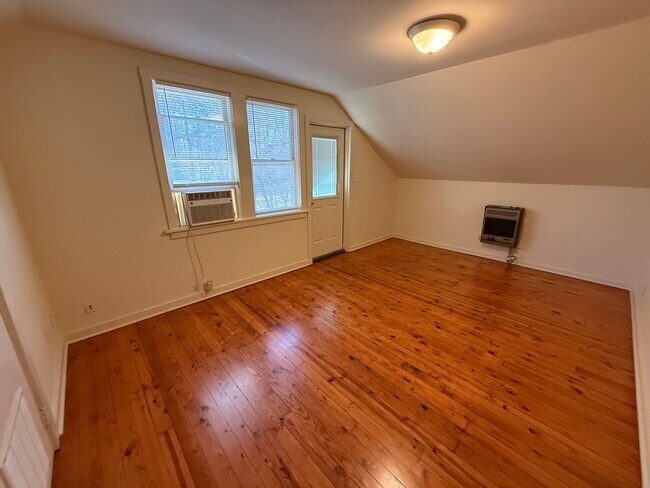 Photo - 285 Sycamore Dr Unit 3