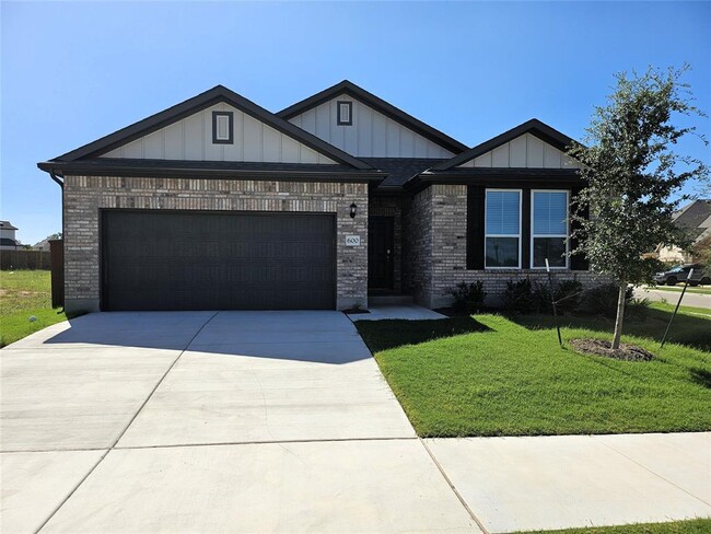 Building Photo - 600 Hickory Bend Trl