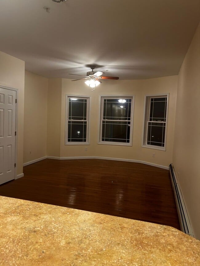 Building Photo - 1326 E Gibson St Unit 3