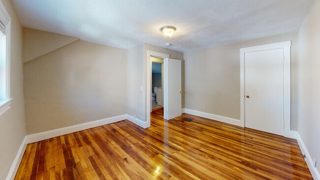 Photo - 18-20 Kelley Ct Unidad 1