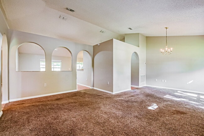 1324 Montheath Cir