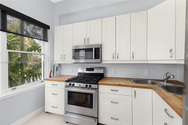 Photo - 2421 Lake Pancoast Dr Unit 3D