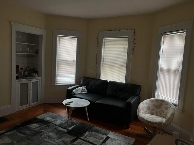 Photo - 37 Elm St Unit 1