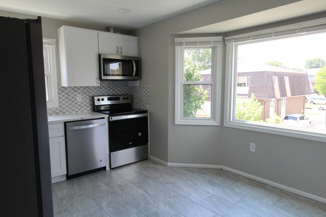 Photo - 91 Cloverdale Rd Unit 2