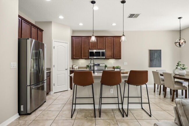 Photo - 215 Lakeshore Dr