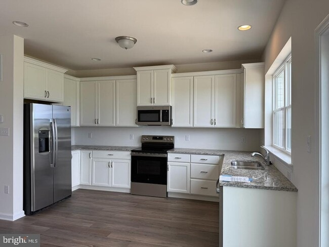 Photo - 738 Rosler Wy