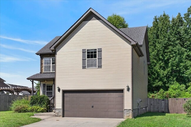 3640 Fox Tail Dr