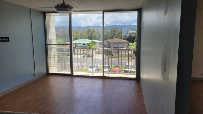 Nice 2bd, 1bath, 1pkg 700sqft unit . $2500 - Nice 2bd, 1bath, 1pkg 700sqft unit . $2500 Condo Unit 301