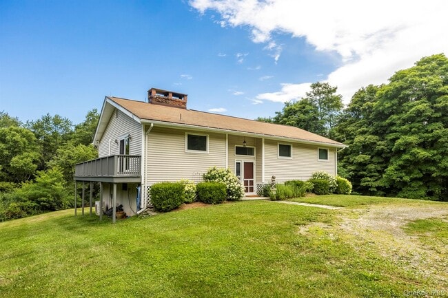 860 Hunns Lake Rd