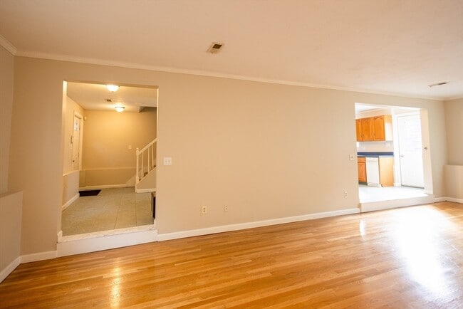 Photo - 5337 Washington St