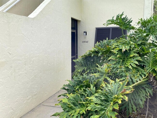 4648 Longwater Chase Unidad 99