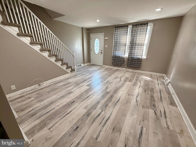 Photo - 6527 Tulip St
