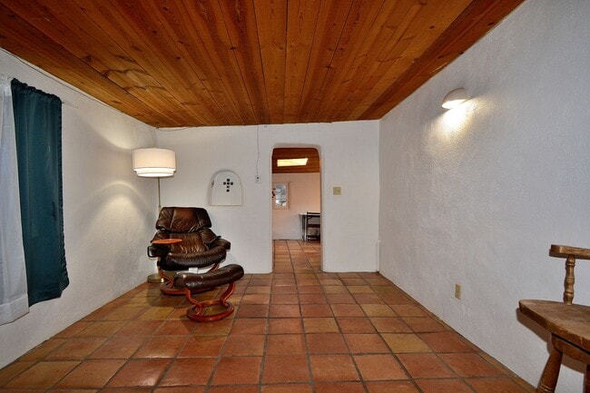 Photo - 142 Duran St