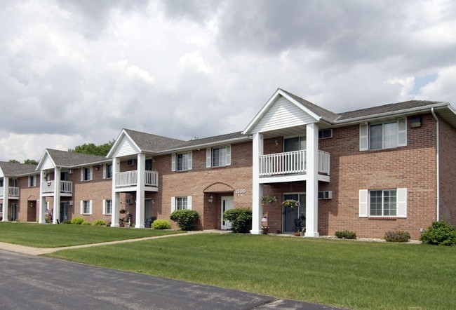 Orchard Estates Apartments - Orchard Estates Apartments