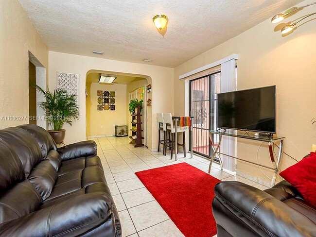 Photo - 2460 NW 15th St Unit 1