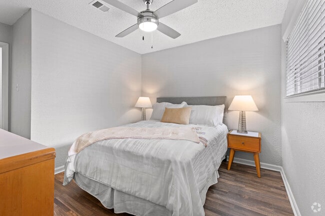 2HAB, 1BA - 1062SF - 2nd habitación - AMP @ The Grid