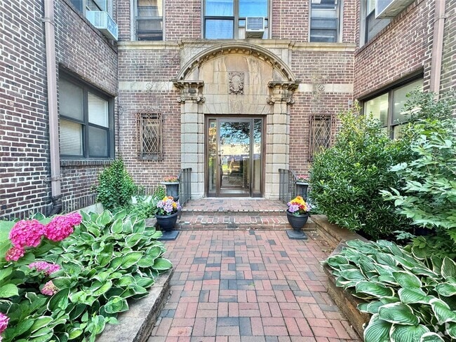 Building Photo - 7 Bond St Unit 3ER Rental