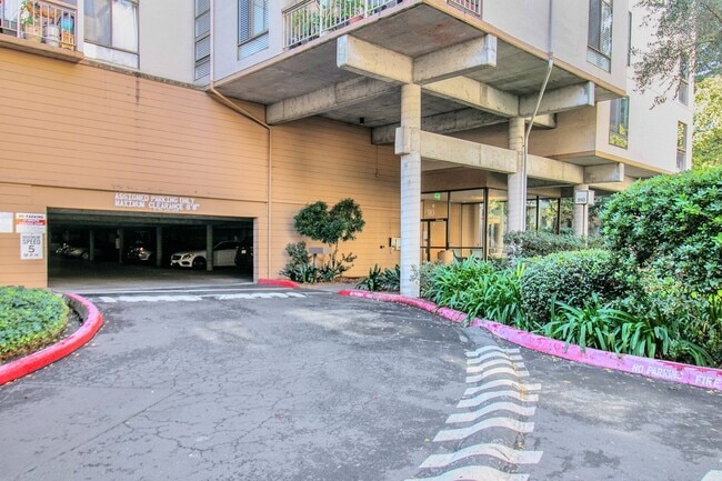 Photo - 310 N Civic Dr Unit 418