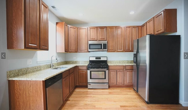 Photo - 3051 W Fullerton Ave