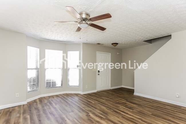 Photo - 5893 Strathmoor Manor Cir