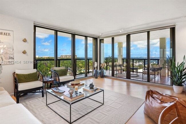 Building Photo - 2575 S Bayshore Dr Unit 11B