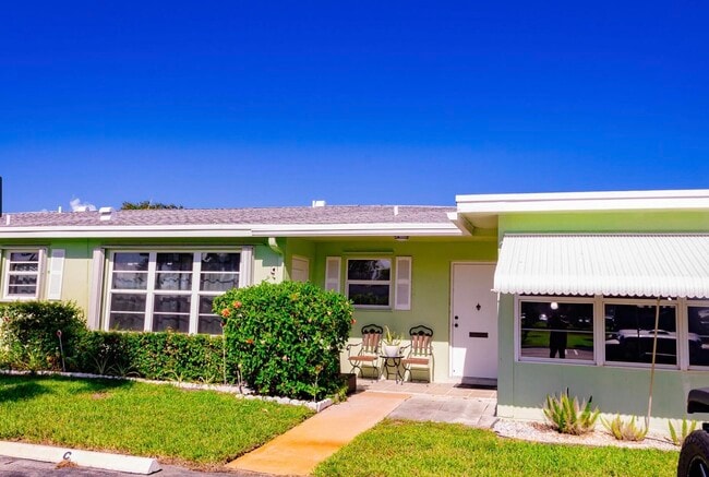 Building Photo - 3240 Ridge Hill Rd Unit C