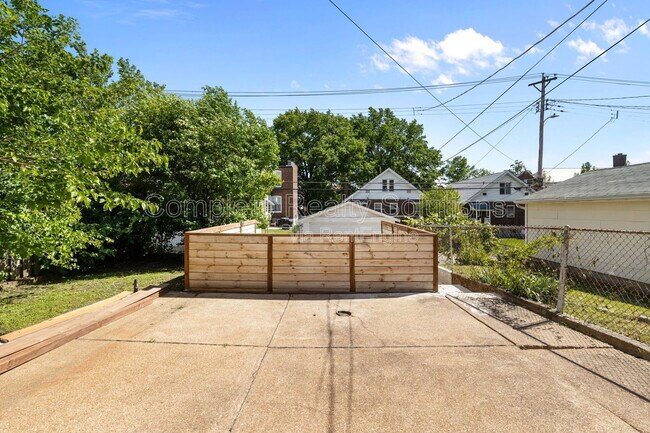 Photo - 5300 Bancroft Ave Unidad 5300 A
