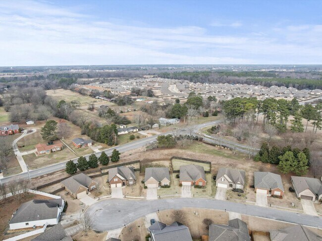 Photo - Beautiful Brick Home in Canebrake