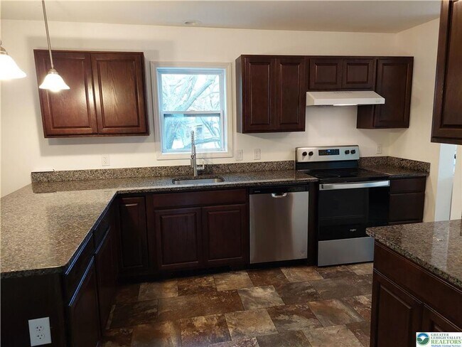 Photo - 315 Clearfield St Unidad B