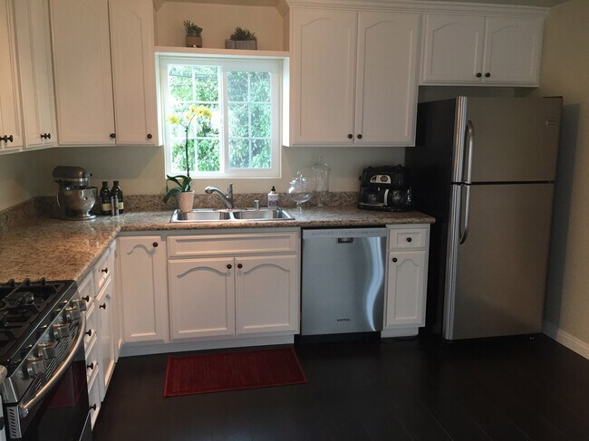 Photo - 2026 -2028 Clyde Ave