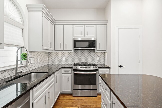 Photo - 548 Westcross St
