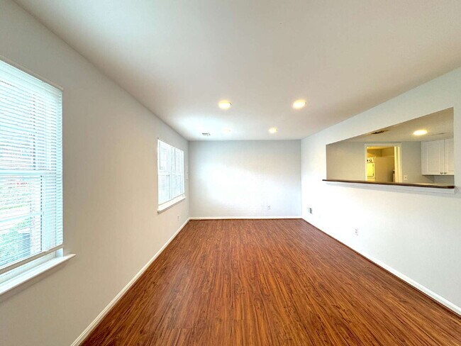 Photo - Inviting Lorton Condo with Comfortable Layout and Location Unit D