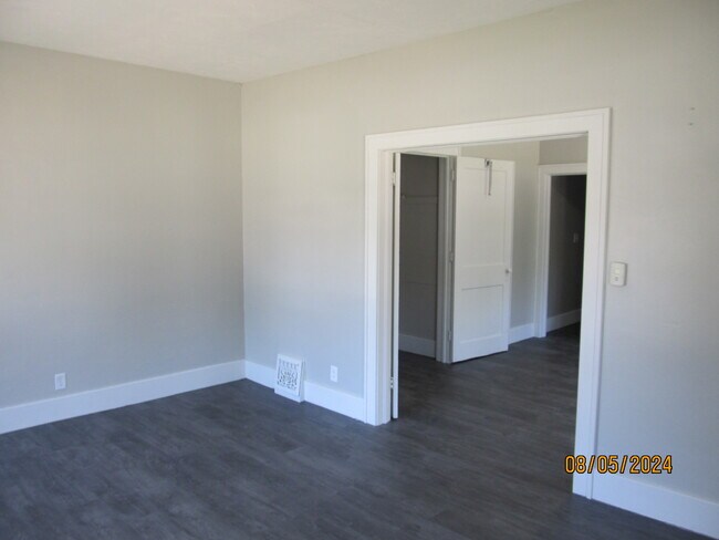 Photo - 831 Congress St