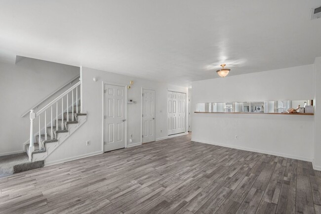Photo - 1365 Longlac Rd