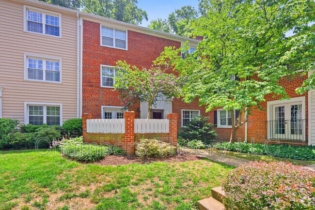 Building Photo - 2631 S Walter Reed Dr Unit A Rental