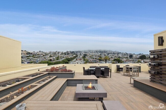 Building Photo - 1490 Ocean Ave Rental